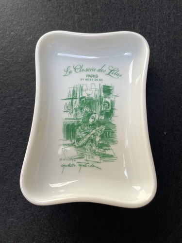 Empty pocket ashtray