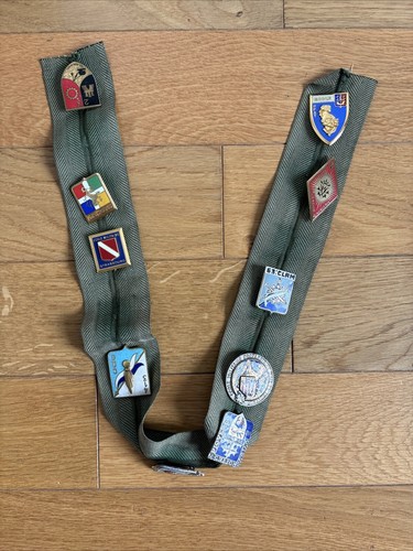 Lot anciens insignes - lot,