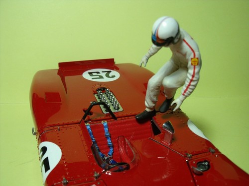 Figurine chris amon - 1/18,