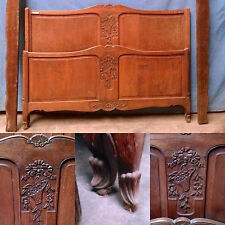 lit louis XVI en chêne massif finement sculptées . XX siècle .