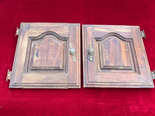 Portes anciennes en bois - 🪵,