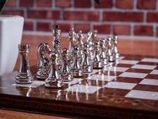 Jeu d'échecs fait main haut