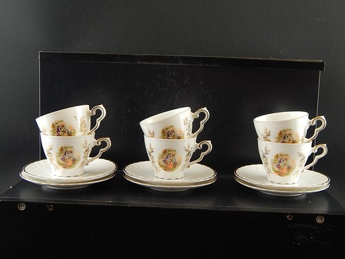 Ancien service tasses à - de,