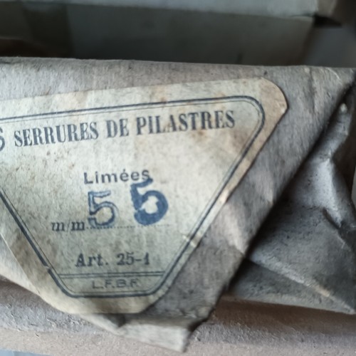 Serrure pilastres - de,