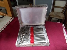 Ecrin de 12 + 2 fourchettes à