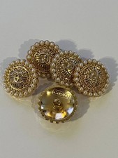 5 boutons chanel dore perle