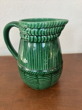 Pichet vert en faïence Saint