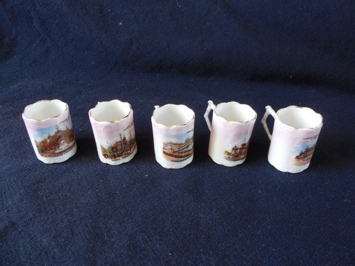 Petites tasses souvenir de - 5,
