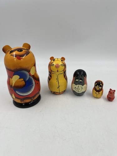 Poupées russes thème - poupées,