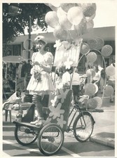 Max & Lili Women's Carnival Clown Vehicle Circus Costume Large Silver 