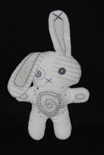 Peluche doudou lapin blanc TAO Tape à l'œil blanc gris spirale 19/27 cm TTBE
