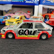 VOITURE BURAGO VOLKSWAGEN GOLF