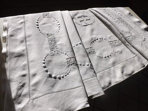 Drap brodé x 3 - brodé,, m
