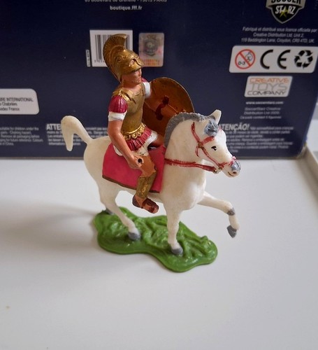 Lot figurine aohna - athena, char