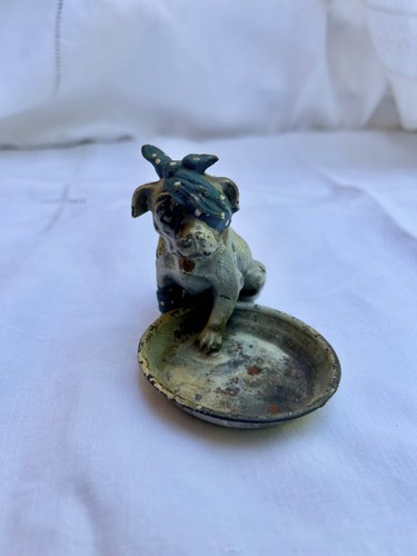 Figurine chien blessé avec - de,