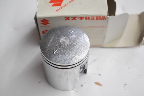 Piston nue cote - ,