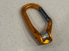 P74 Pulley Carabiner with Gate Opening on Side roll clip