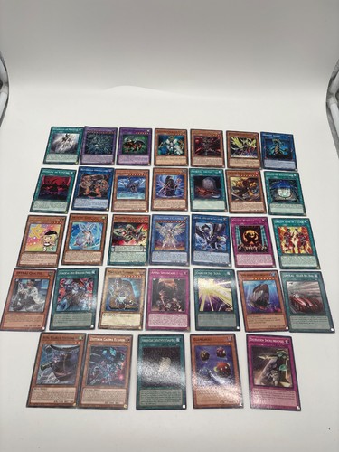 Lot cartes gi oh - 33,