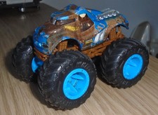 lot n°24 HOT WHEELS monster