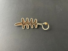 Unique broche moderniste