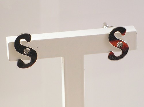 Boucles oreilles avec - d'oreilles,