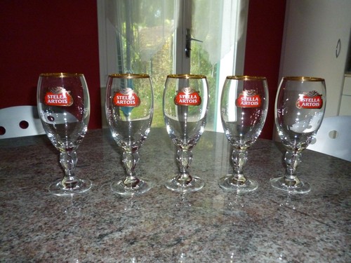 Lot verres biere a - a, pied