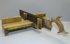 -ANCIENNE BOITE A DECOUPER en