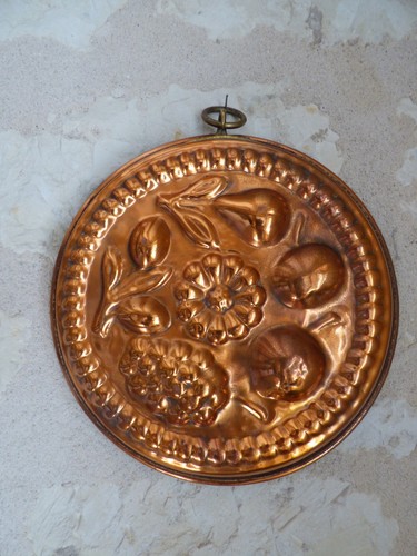 Ancien plat moule - , à