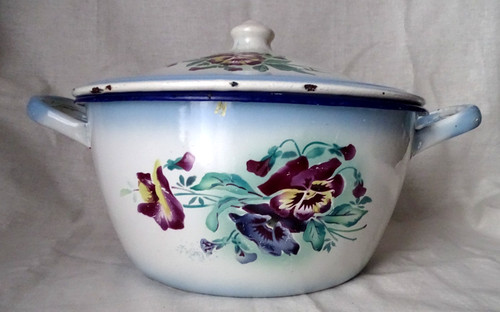 Ancienne cocotte tôle - en,