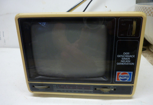 Rare petit téléviseur
