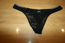 string homme tissu dentelle legerement  transparent couleur noir taille 40 42 