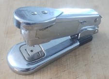 agrafeuse Arrow Fastener Co chromée 105 faite à Brooklin, N.Y. USA