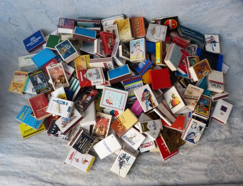 Collection lot 144 - de, boites