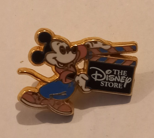 Mickey clap the - -,