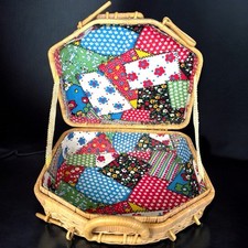 Valise vintage bombée en