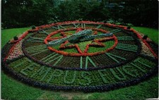 Floral Clock Westmount Park Magnifique Horloge Florale Monreal Canada Postcard
