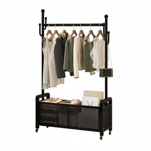 Portant vêtements à - à,