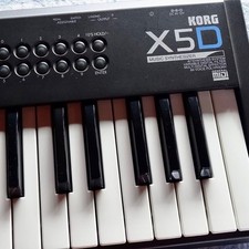 KORG X5D Music Synthesizer