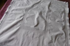 Nappe parsemée de délicates