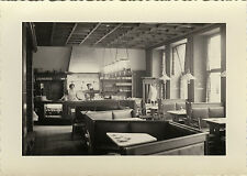 ANTIQUE PHOTO - VINTAGE SNAPSHOT - BISTRO RESTAURANT COUNTER COFFEE ROOM - PUB
