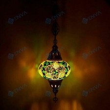 Lampe suspendue au plafond en