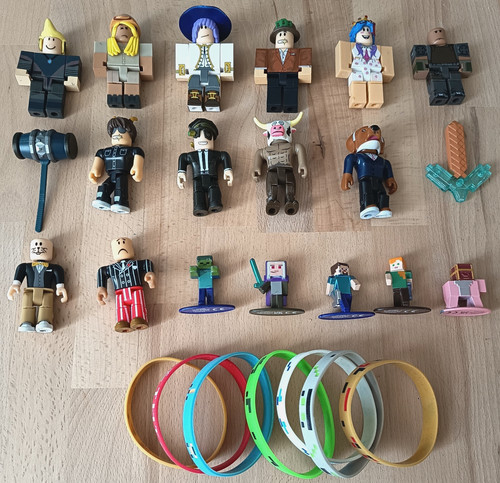 Lot figurines bracelets - lot,