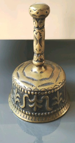 Ancienne grande cloche main - grande,