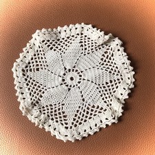 NAPPERON ROND VINTAGE BRODÉ