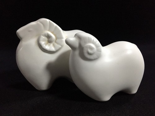 P0518 vintage figurine - p0518,
