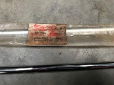 Moulures supérieures de porte arrière Jaguar MK2 V8 250 type S chrome - Jaguar authentique dans son emballage d'origine 