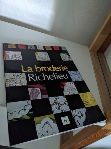 Broderie richelieu saxe - richelieu,