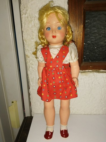 Ancienne jolie poupée - , en