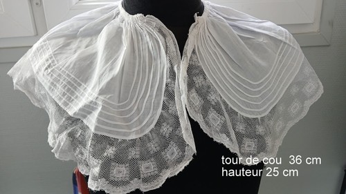 Vêtement ancien col - , dentelle