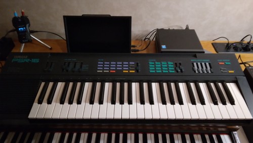 Yamaha psr vintage keyboard - yamaha,